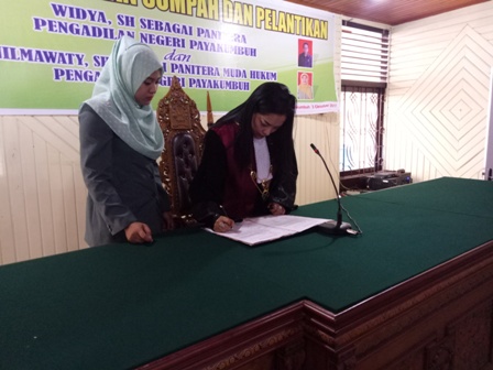 Pengambilan Sumpah dan Pelantikan Bapak Widya,SH sebagai Panitera dan Ibu Nimawaty sebagai Panmud Hukum